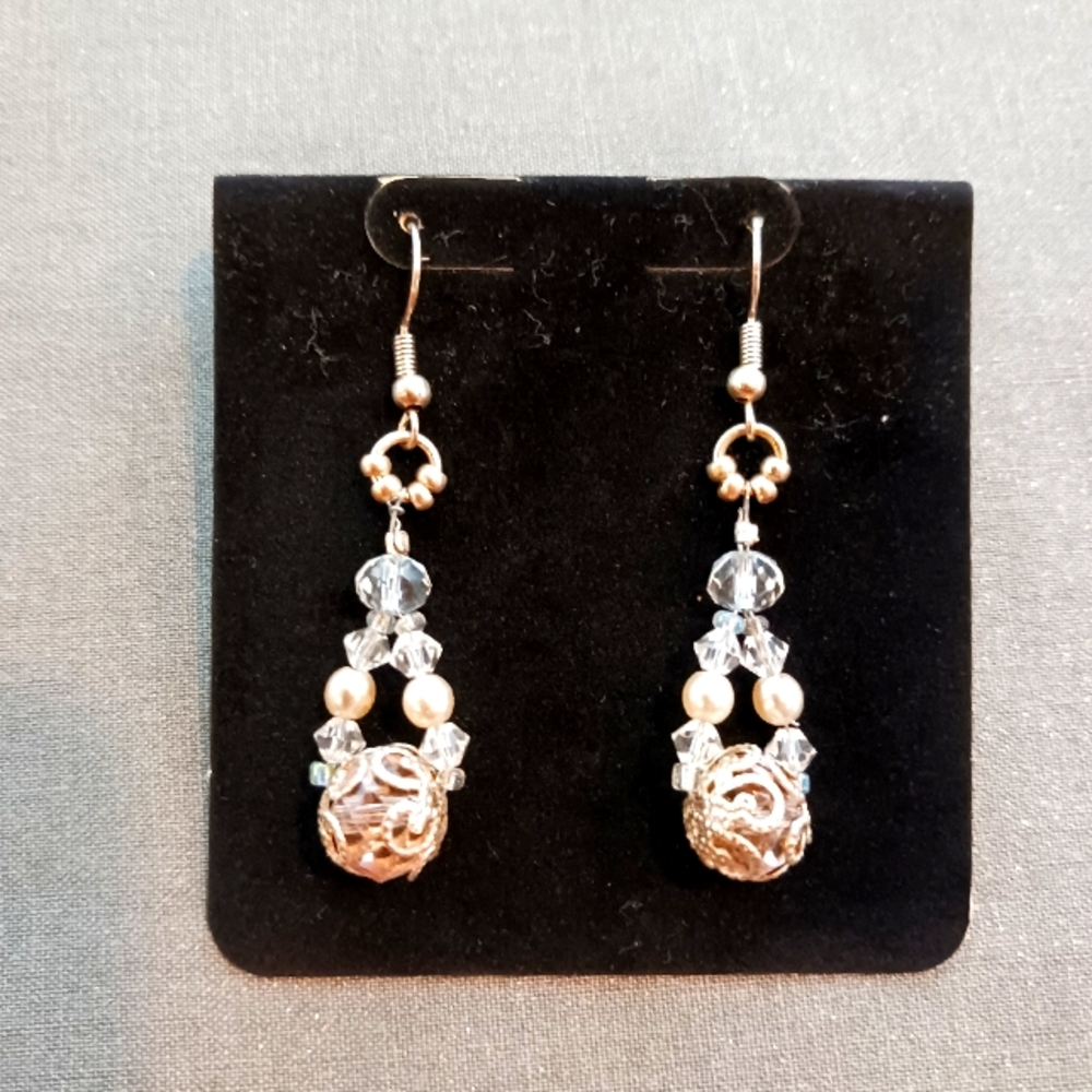 Beautiful earrings champagne and crystal with silver
